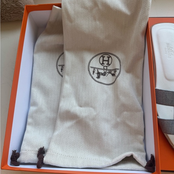 Hermès Denim Oran Sandal - Picture 2 of 5